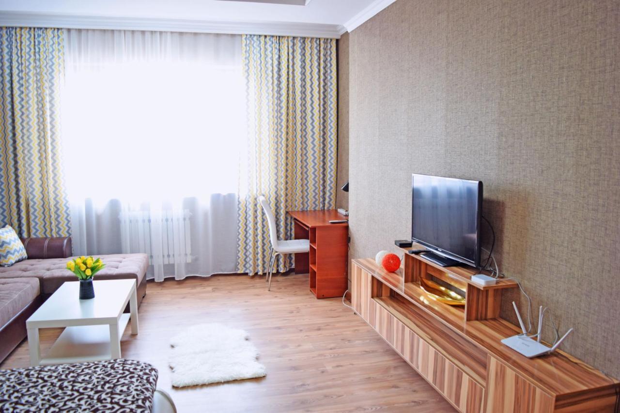 Sunny Apartment With Mountain View Μπισκέκ Εξωτερικό φωτογραφία