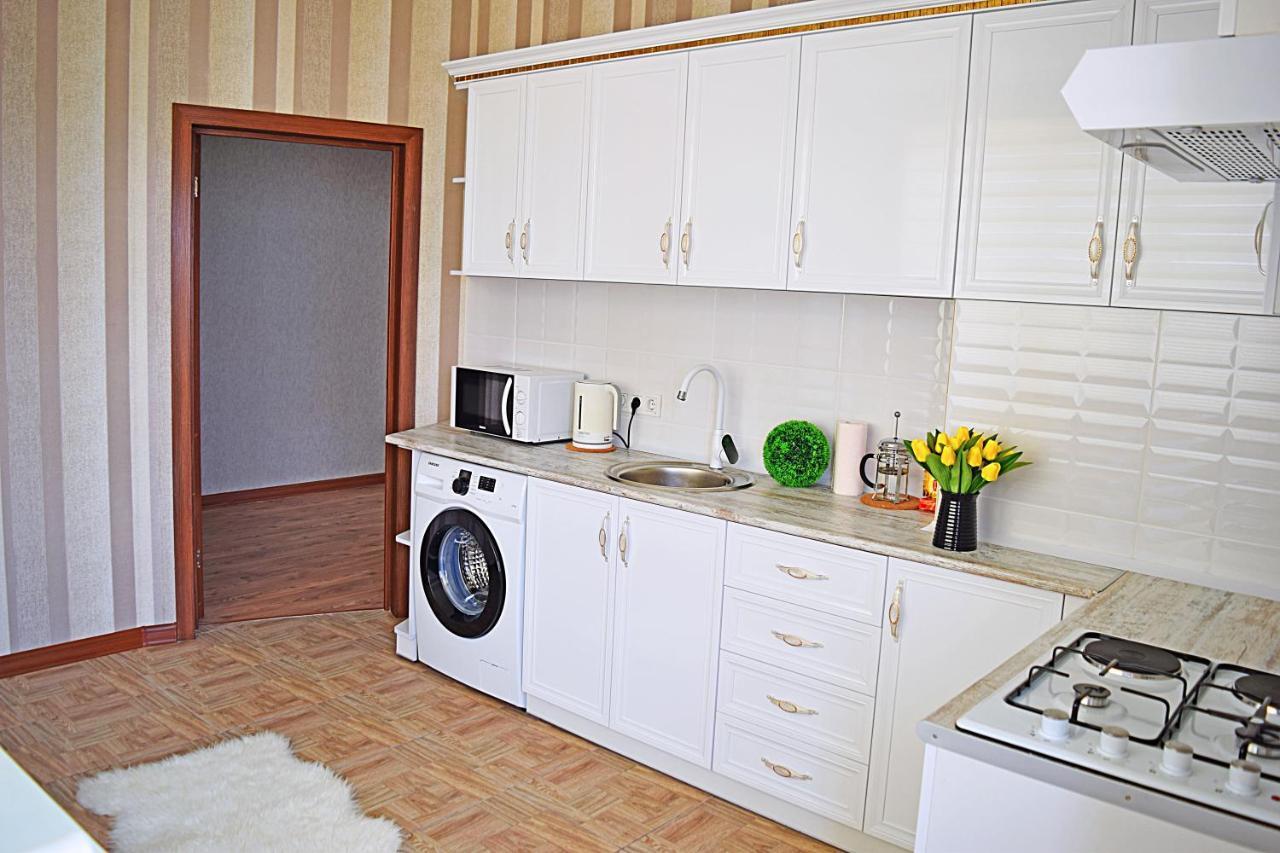 Sunny Apartment With Mountain View Μπισκέκ Εξωτερικό φωτογραφία