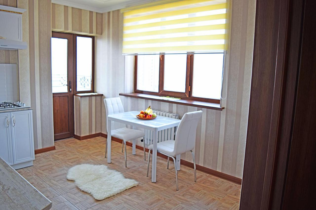 Sunny Apartment With Mountain View Μπισκέκ Εξωτερικό φωτογραφία